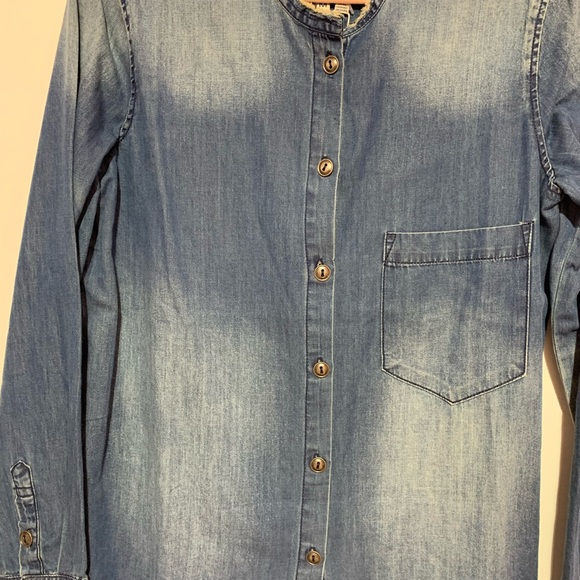 New with tags Sandrine Rose button up Jean shirt
Size medium - Picture 3 of 12